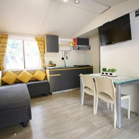 Tip Top Mobile Homes - Biograd Soline 4* Biograd Na Moru