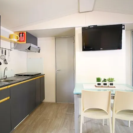 Tip Top Mobile Homes - Biograd Soline 4*