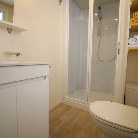 База отдыха Tip Top Mobile Homes - Biograd Soline 4*